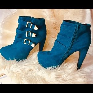 Size 11 Shi stilettos